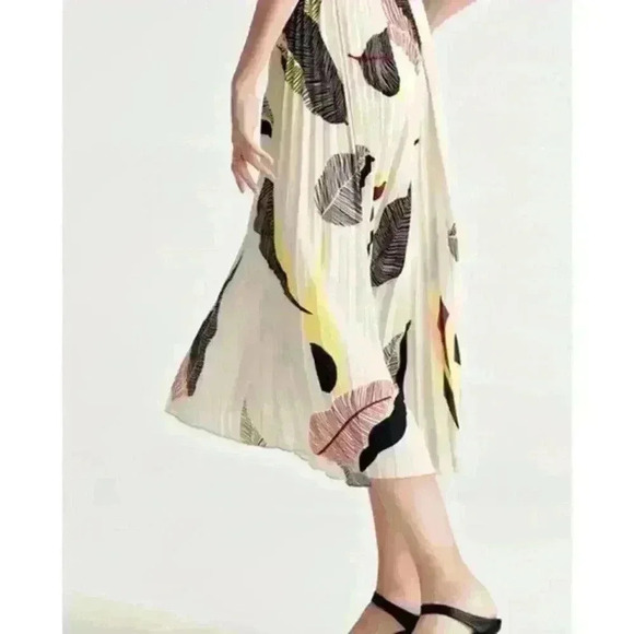 Maxi plated skirt size small - Picture 2 of 8